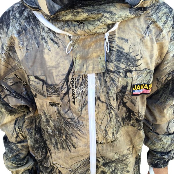 Beekeeper suit with carrying case